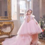 Chic & Holland: An Elegant Couture Gown for Timeless Glamour