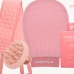 Cheeky Glo Glove: Glow At-Home Exfoliation That Shines